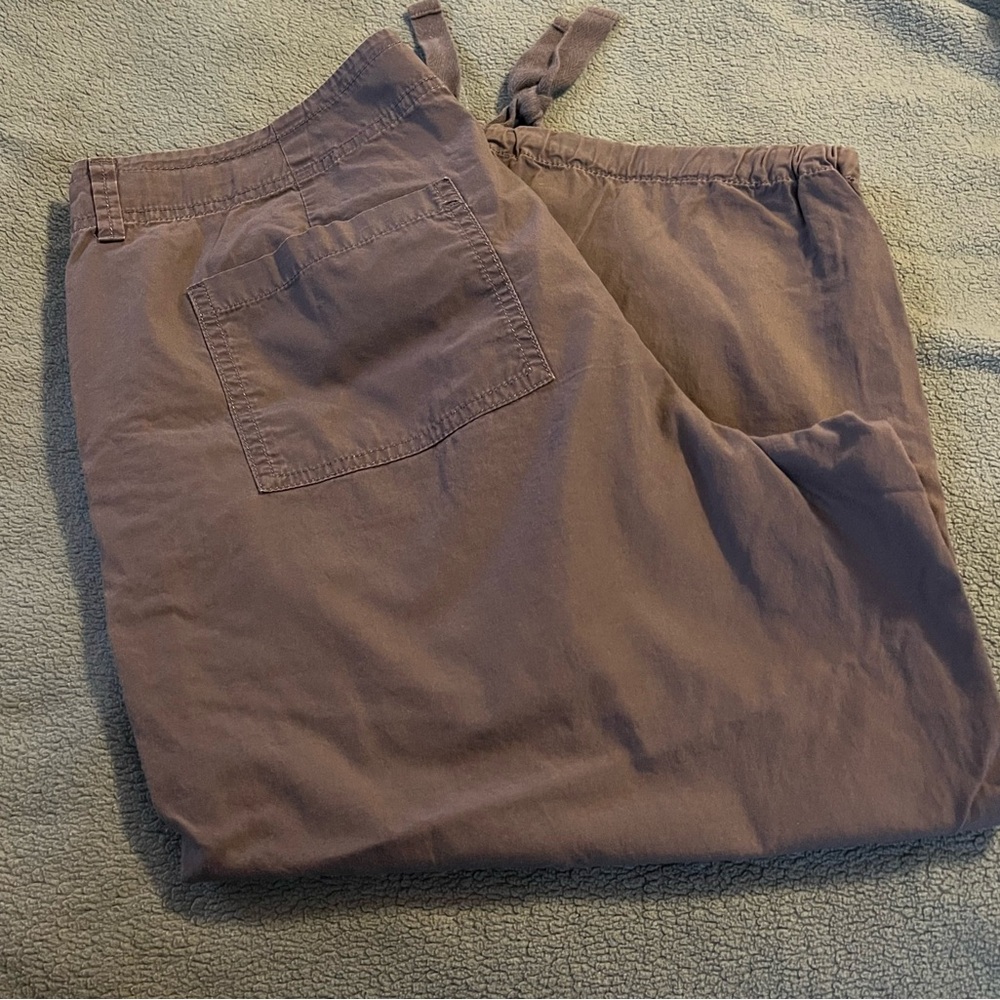 Loft crop pants size 10